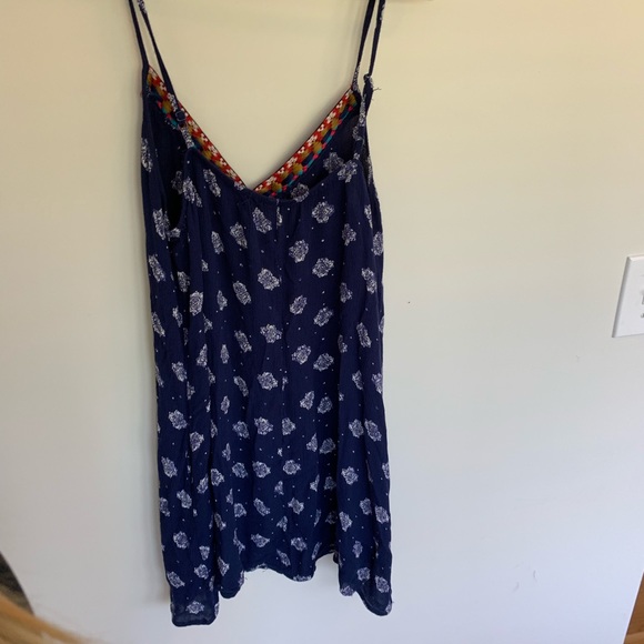 Patterned flow dress - Picture 2 of 4